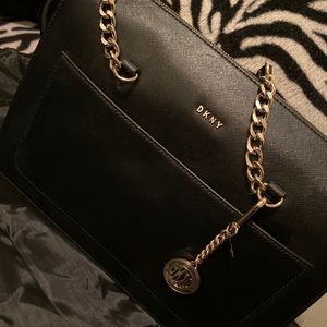 Bryant Park LG Tote (DKNY)